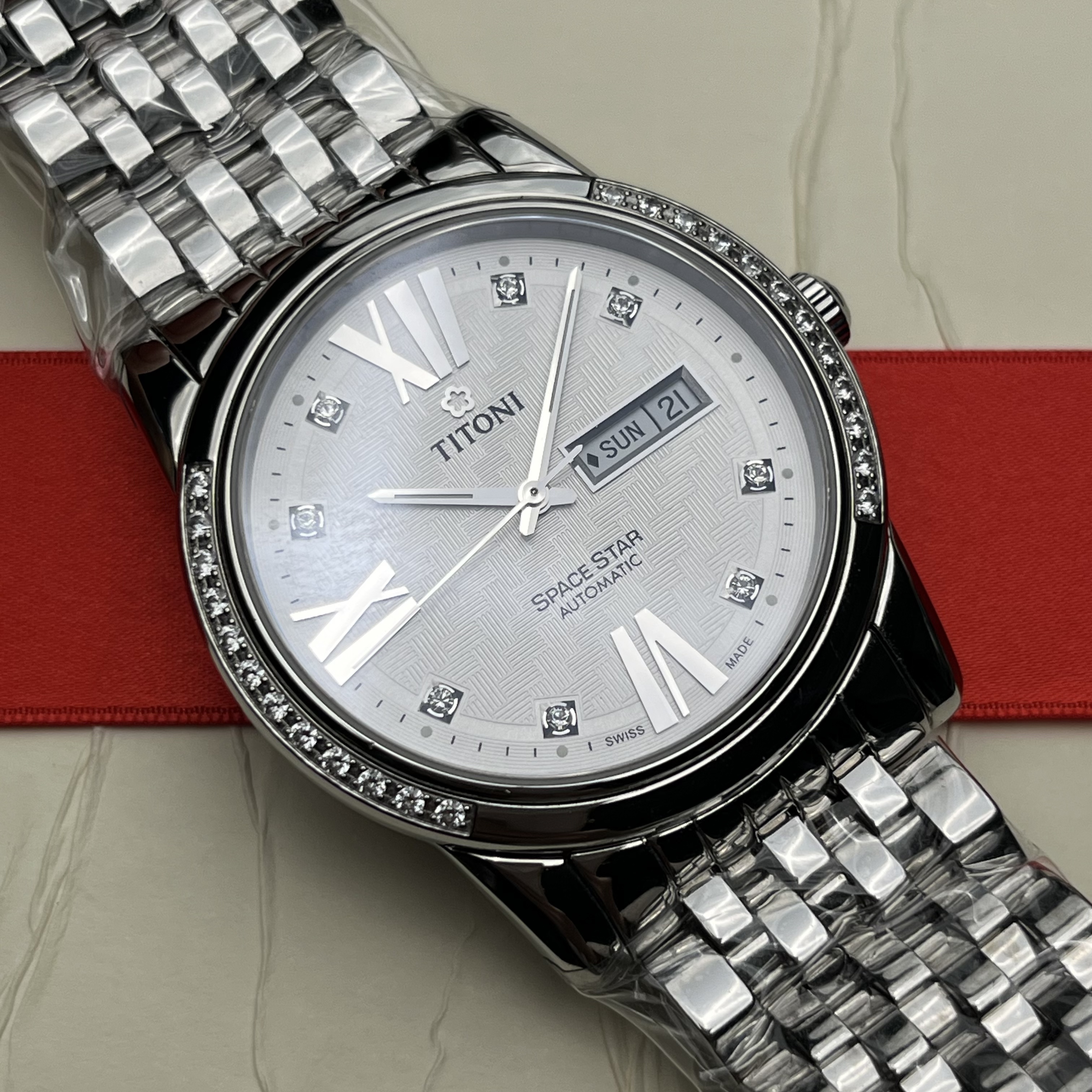 99新 Titoni/梅花 白盘钻刻双历41mm表径