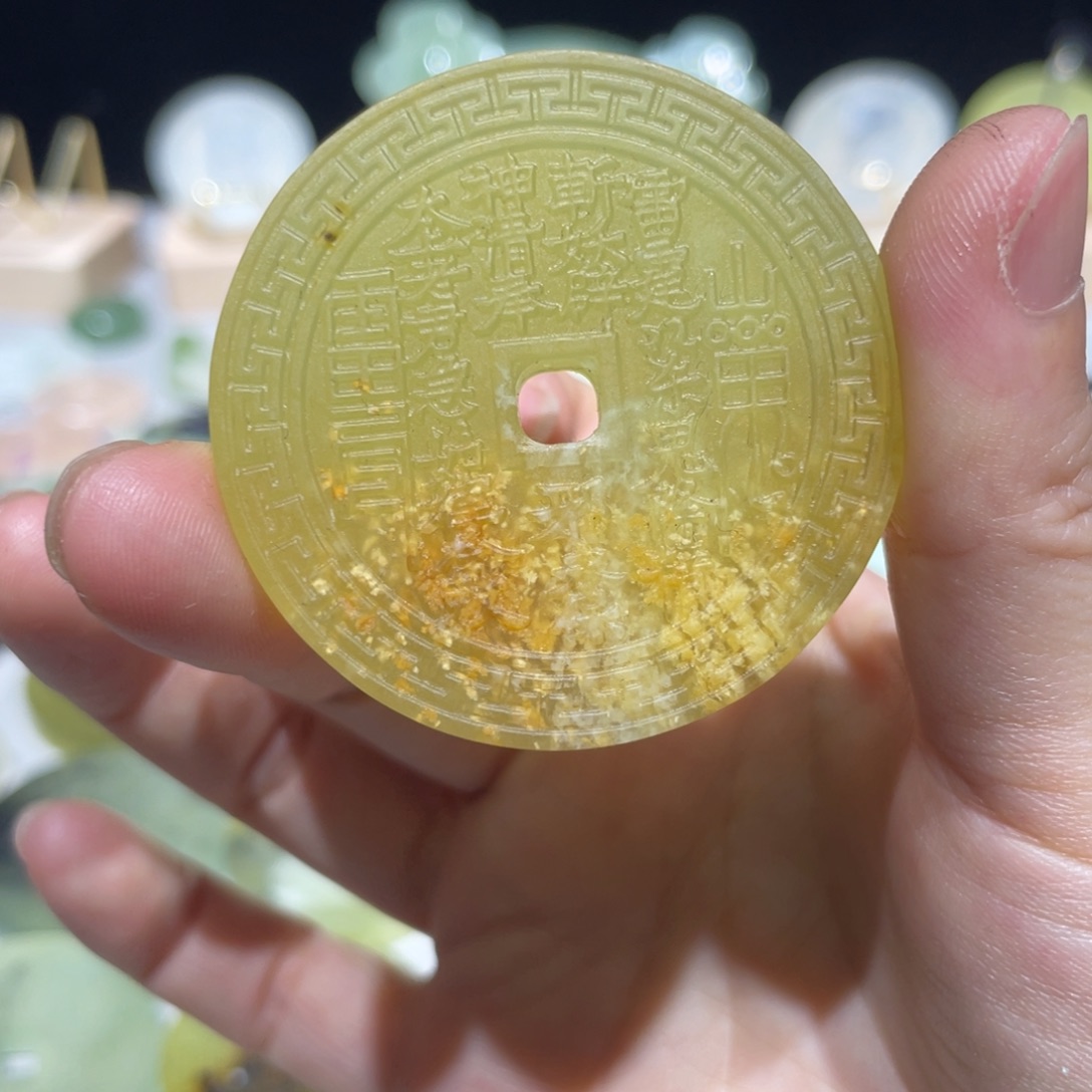 岫玉未镶嵌颈饰颈饰2