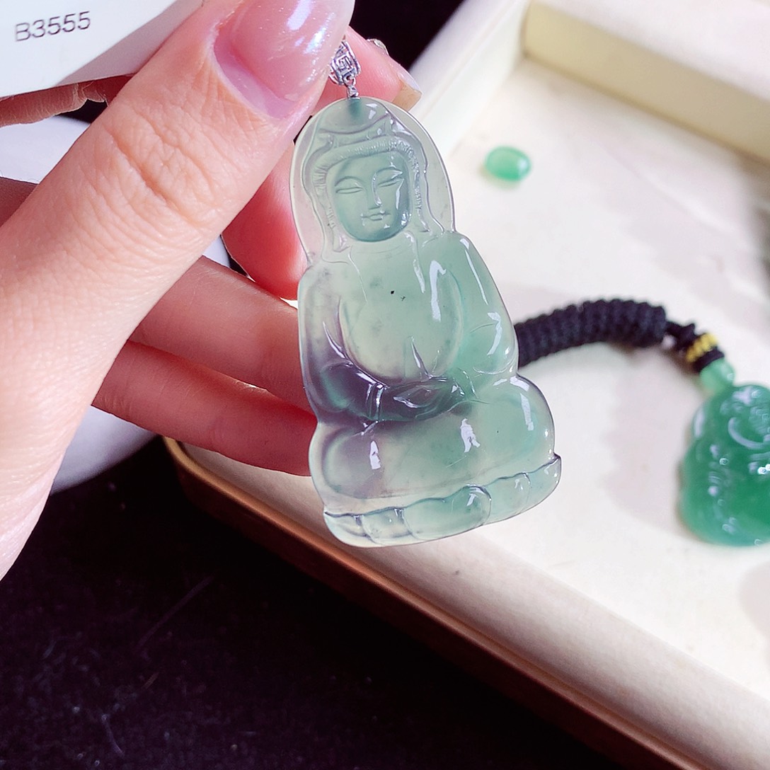 颈饰18K金镶嵌翡翠天然