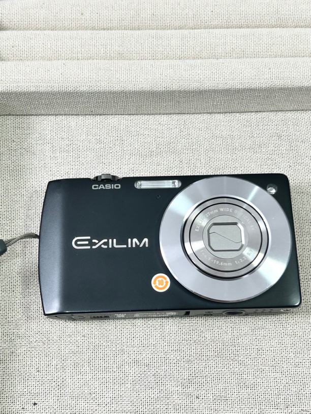 95新  卡西欧 s200 黑色 1400w像素 ccd数码相机