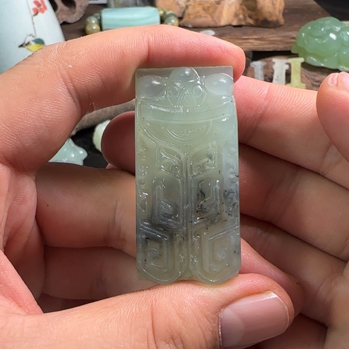 蛇纹石玉颈饰未镶嵌钱*哆