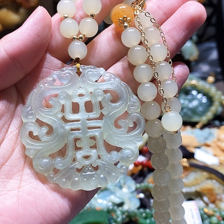 岫玉未镶嵌毛衣链