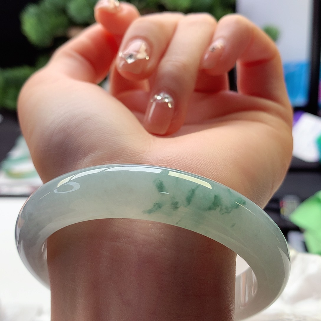 翡翠手镯未镶嵌天然翡翠58-59晴水一抹绿花