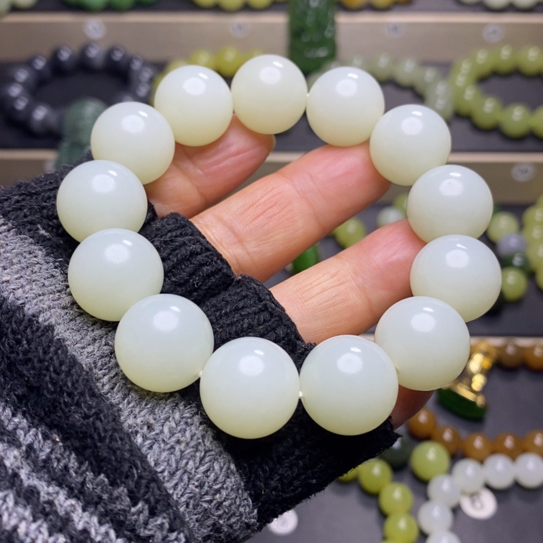 和田玉未镶嵌手串