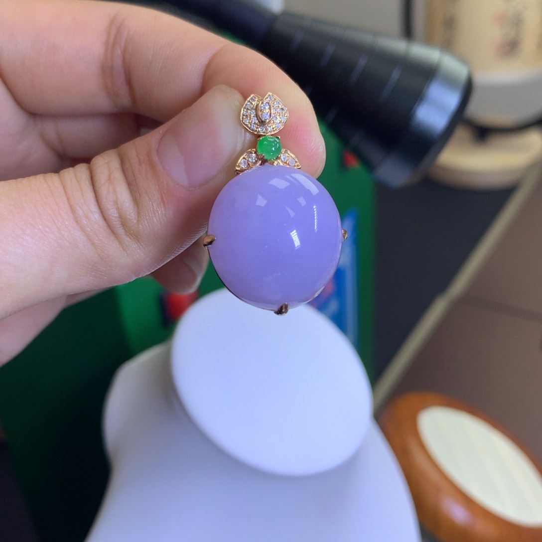 翡翠颈饰18K金镶嵌翡翠