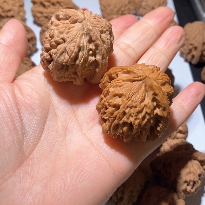 文玩核桃把件吉**王三角白42