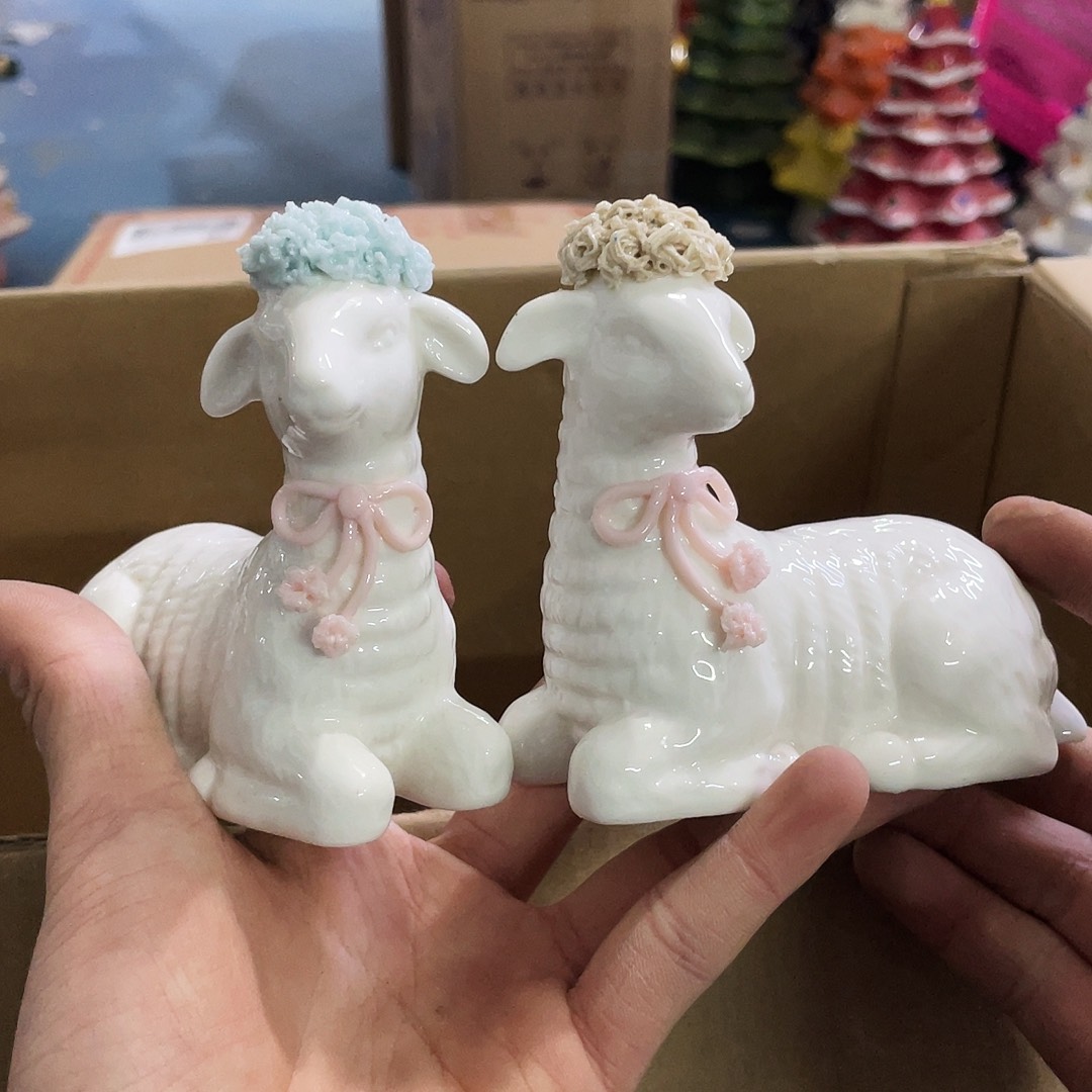 摆件      微瑕。