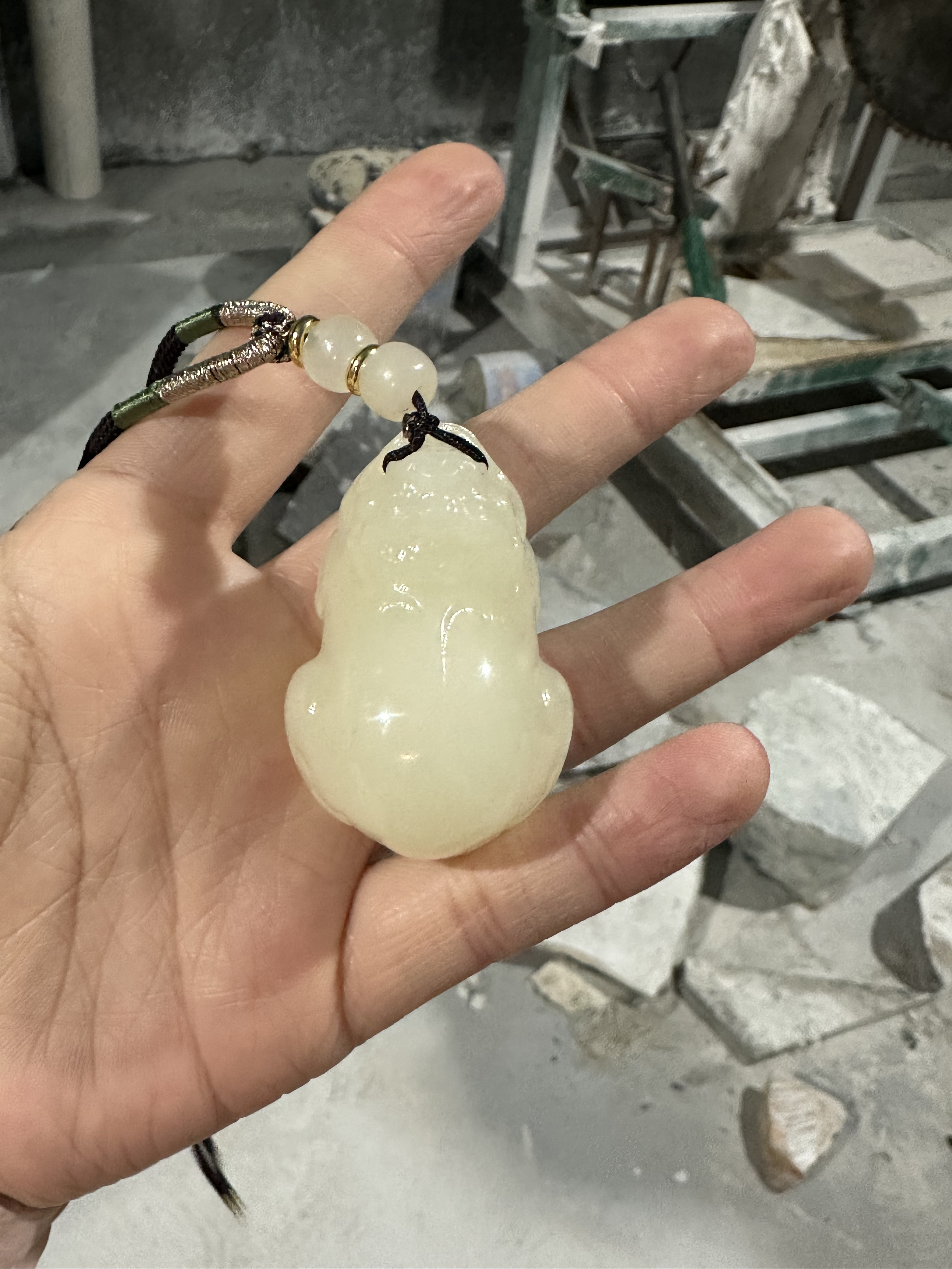 纯天然新疆钢板料貔貅吊坠