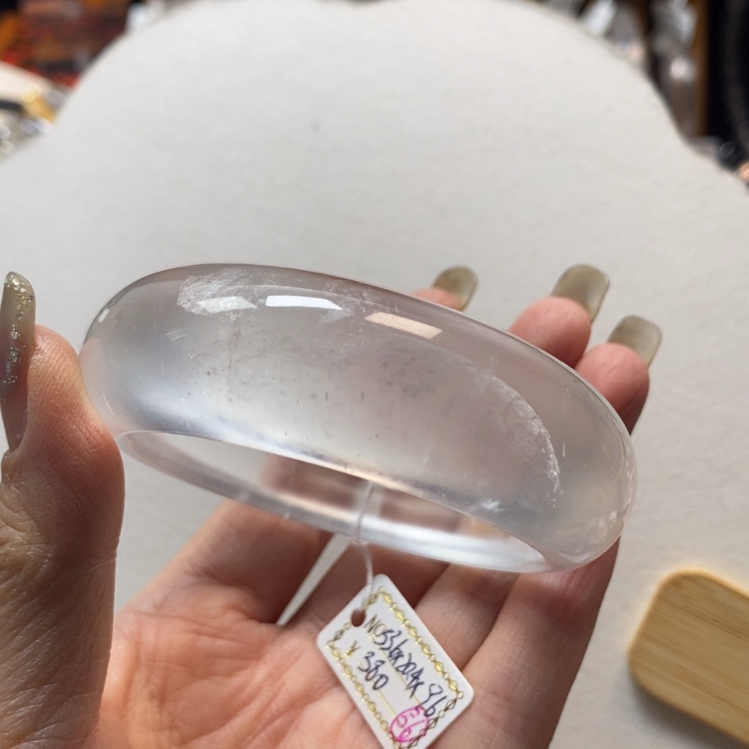 诗****石英质玉未镶嵌手镯特价不退换有扣手56号