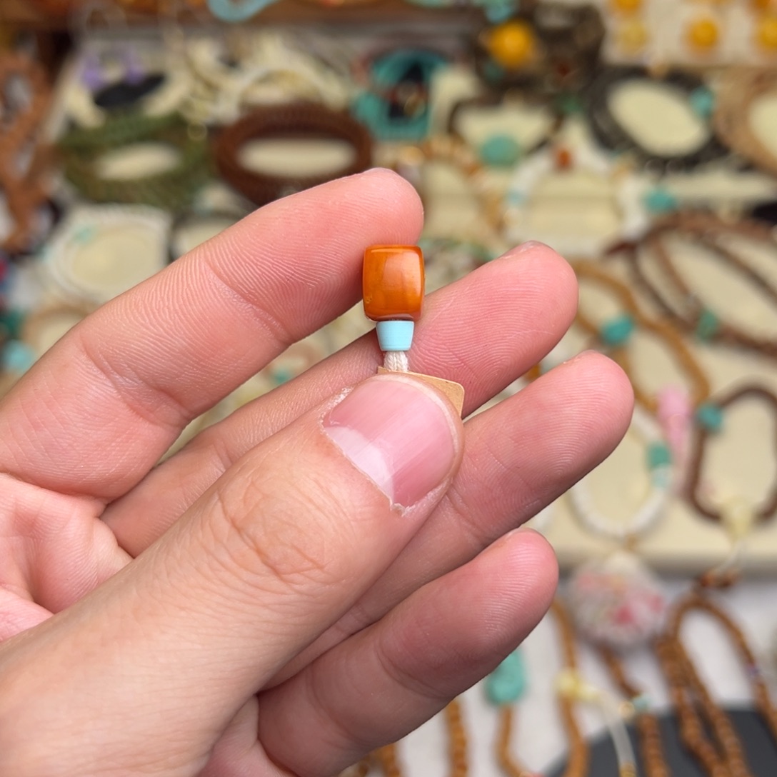 蜜蜡未镶嵌裸石烤色蜜蜡三通佛头