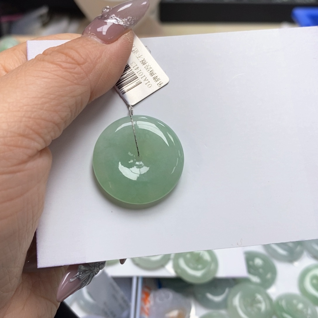 翡翠颈饰未镶嵌g***e平安扣