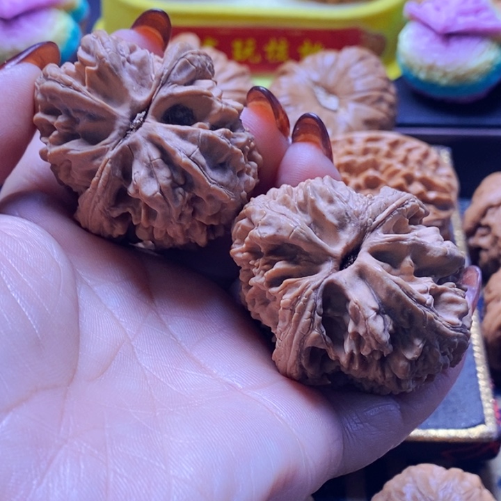 用***5文玩核桃吊坠大沽石