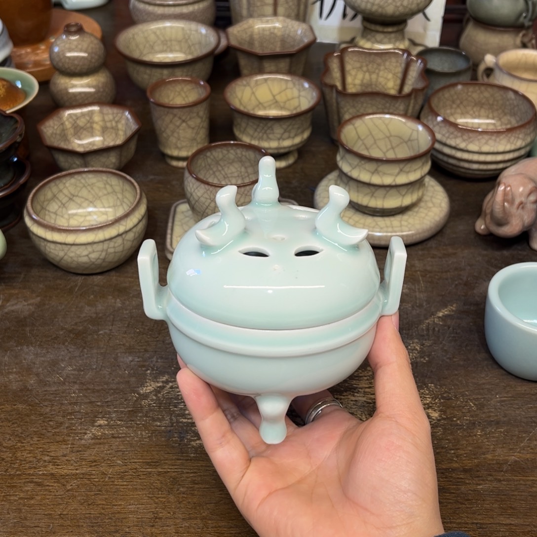 青瓷微瑕浮力特价