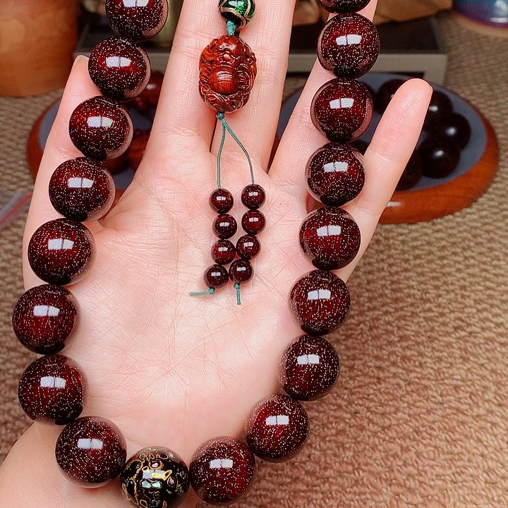 檀香紫檀（小叶紫檀）20手持