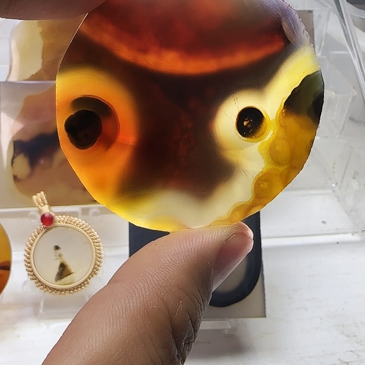 玛瑙/玉髓未镶嵌珠宝奇石