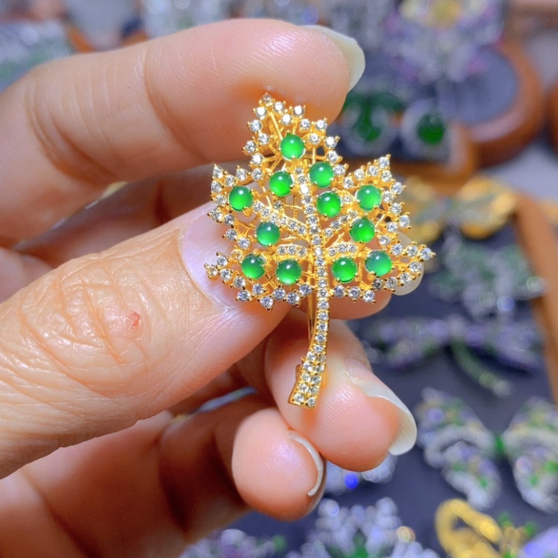 翡翠颈饰银S925镶嵌天然翡翠