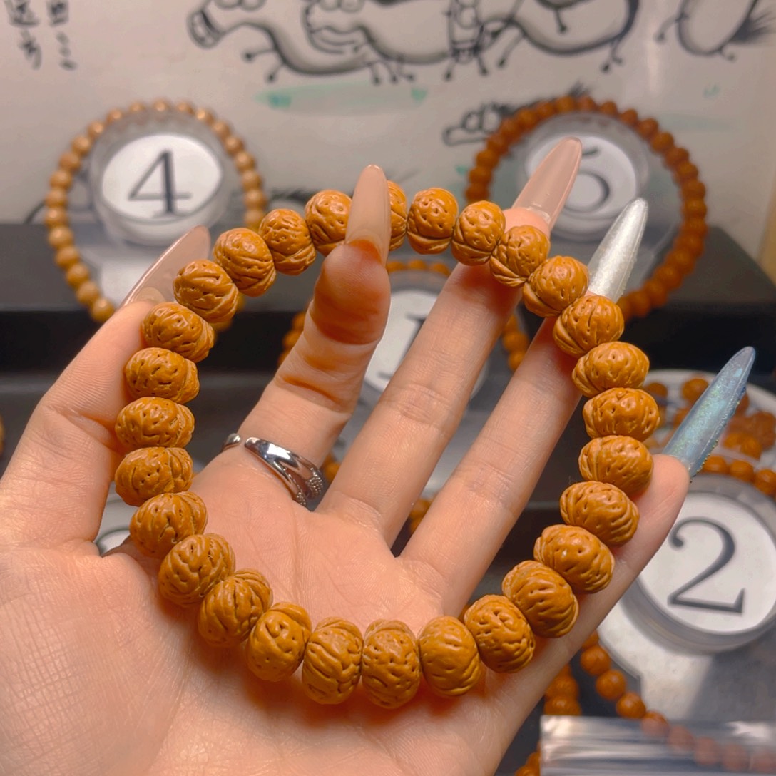 @***焰桃核吊坠1.333333333335555555