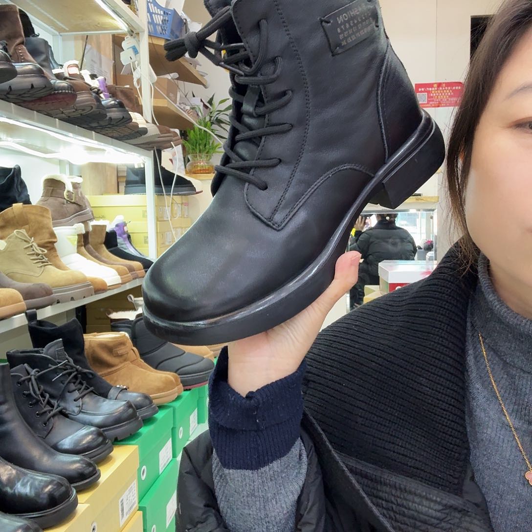 41一双加绒系带大码女鞋