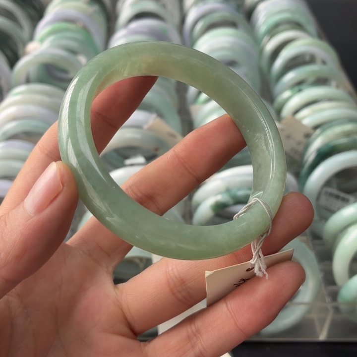 翡翠未镶嵌手镯翡翠手镯