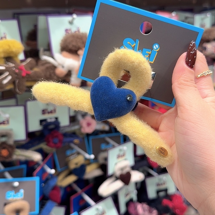 黄色毛毛蓝爱心抓夹