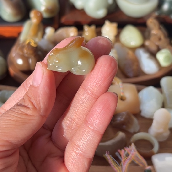 颈饰未镶嵌和田玉