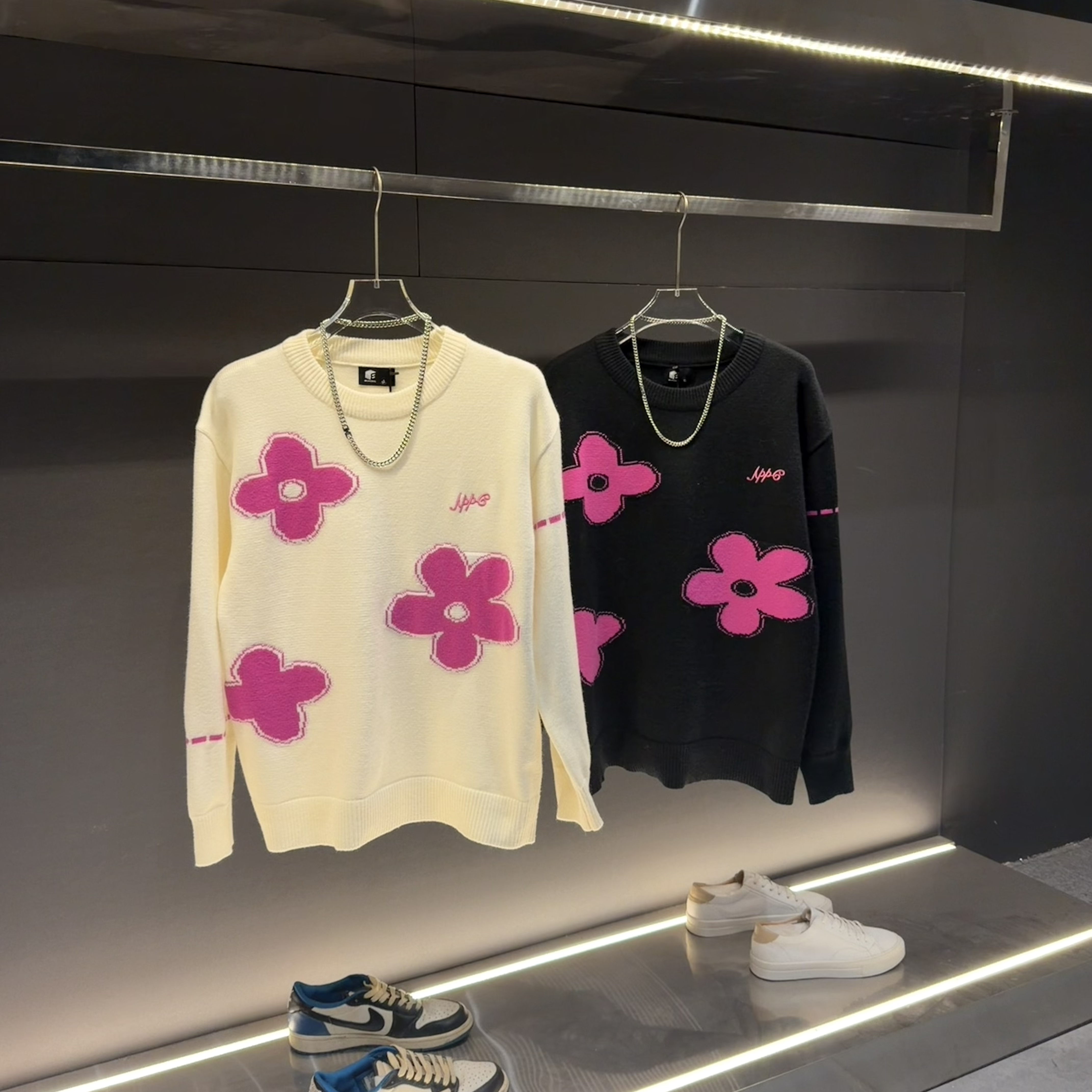 冬季新款时尚百搭花朵毛衣长袖针织衫男