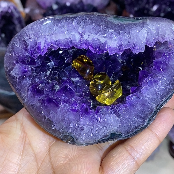 紫晶未镶嵌大型摆件（非配饰）