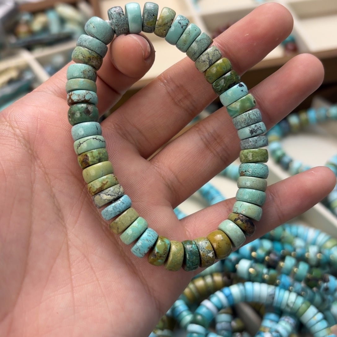 绿松石未镶嵌珠宝奇石