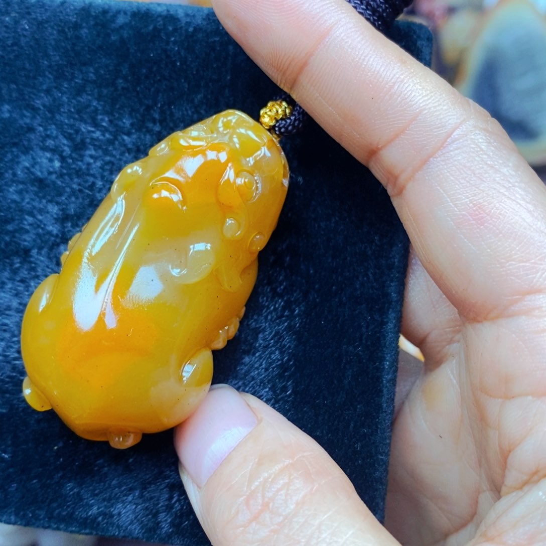 未镶嵌石英质玉（黄龙玉）吊坠(不含链)