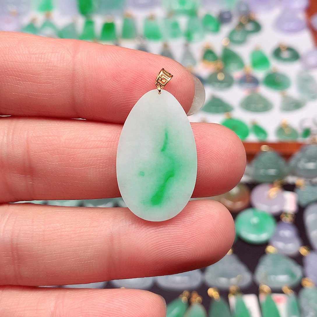 翡翠颈饰18K金镶嵌天然翡翠A货