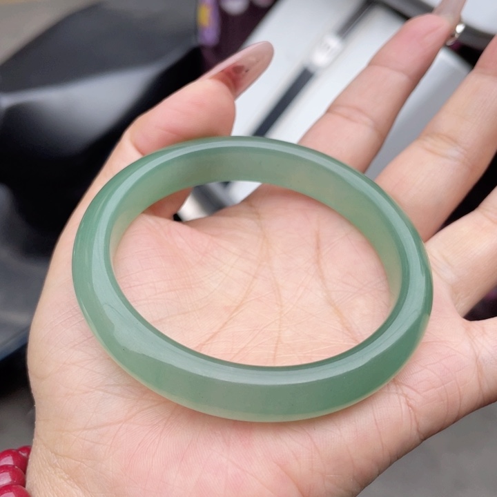 东陵石手镯未镶嵌