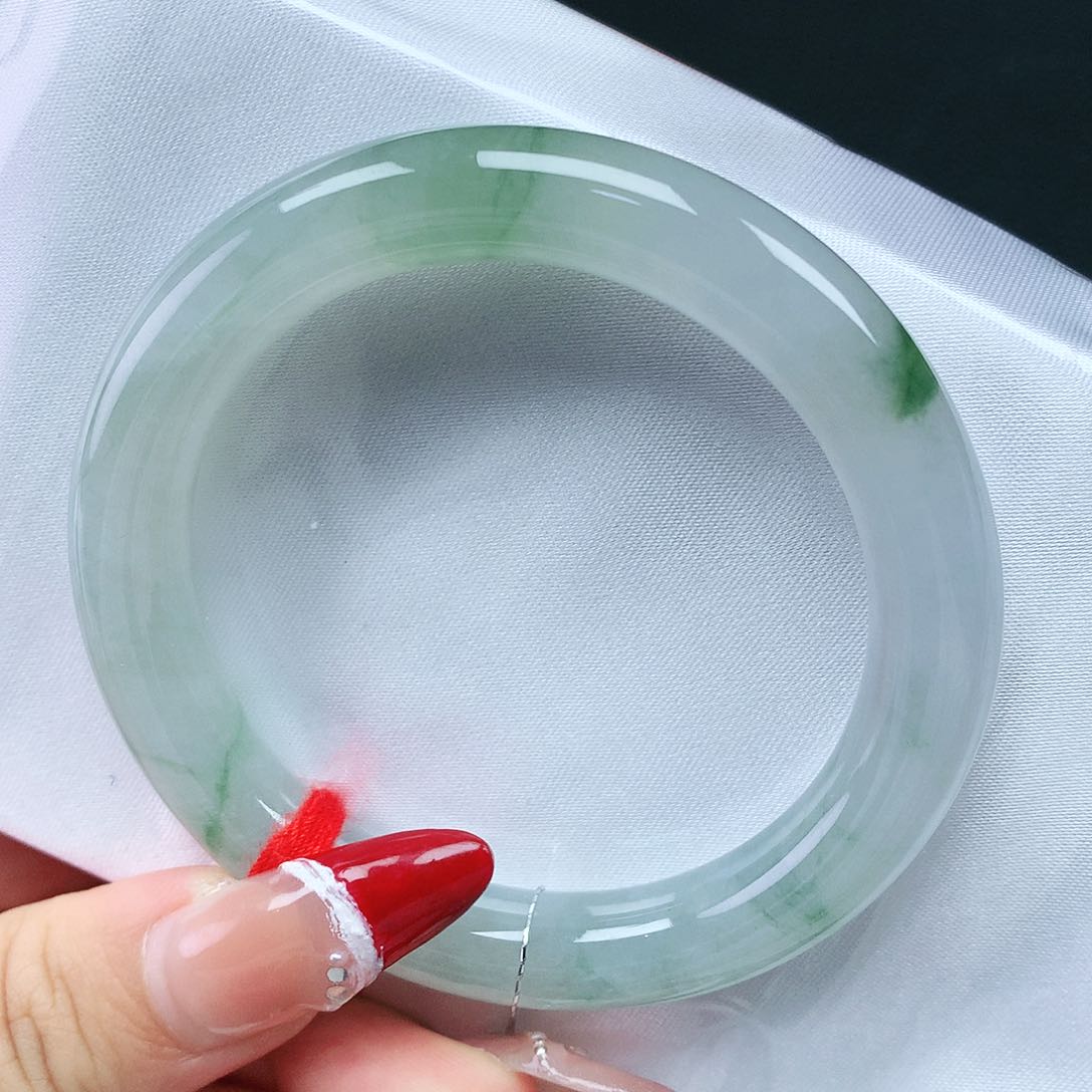 翡翠手镯未镶嵌51圈