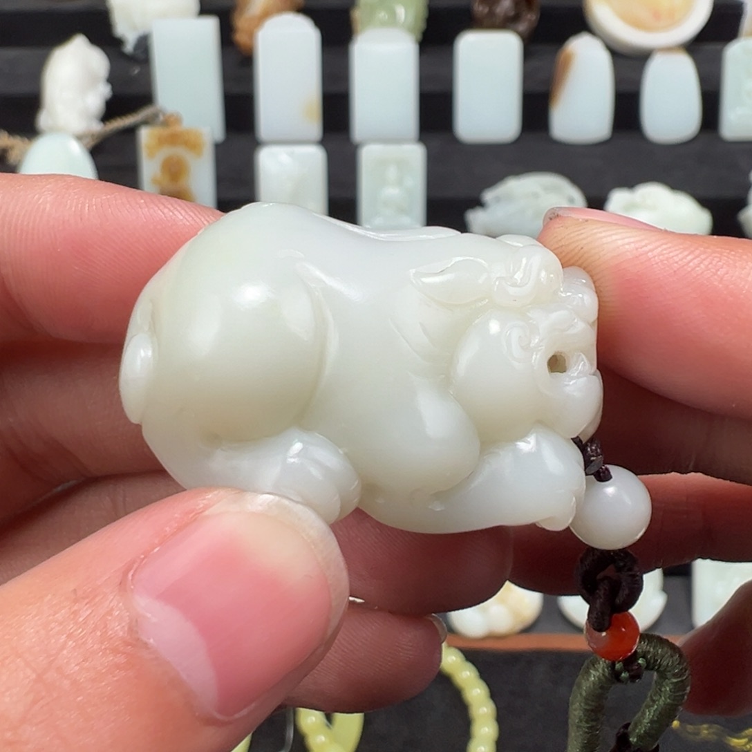 和田玉颈饰未镶嵌