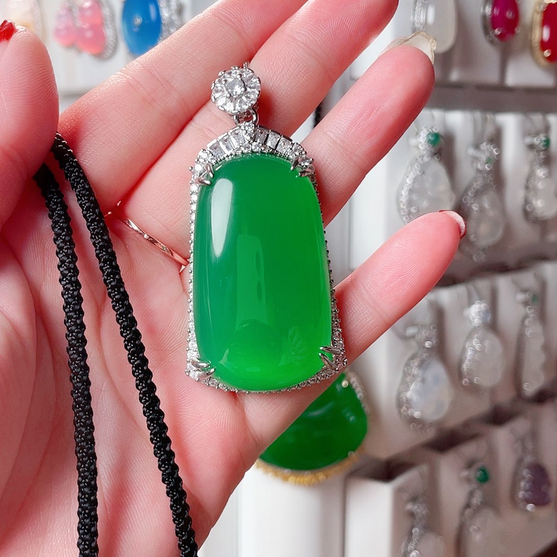 玛瑙/玉髓未镶嵌吊坠(赠链)