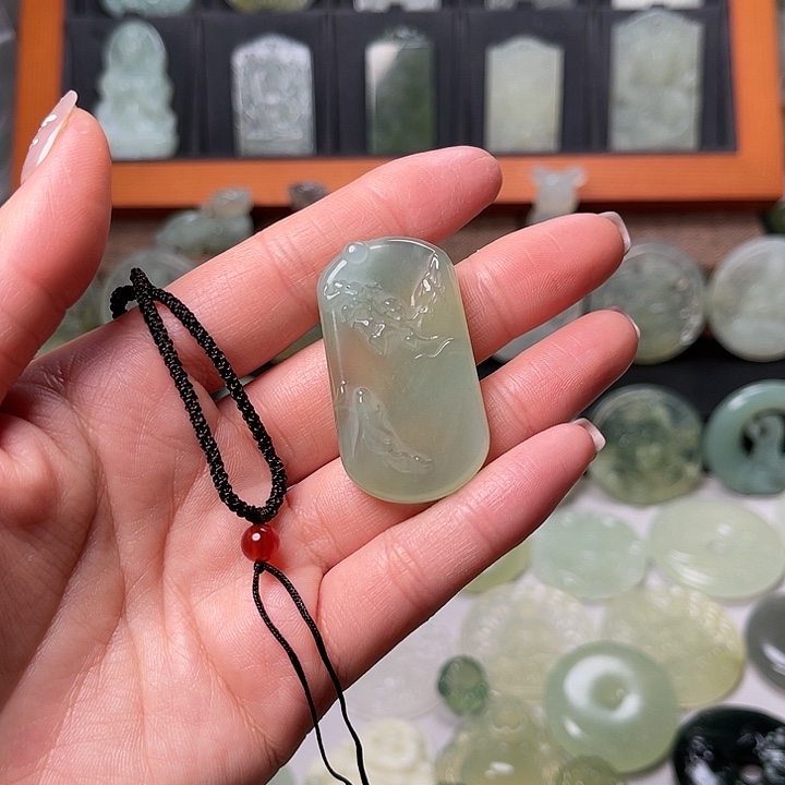 岫玉吊坠(赠链)未镶嵌