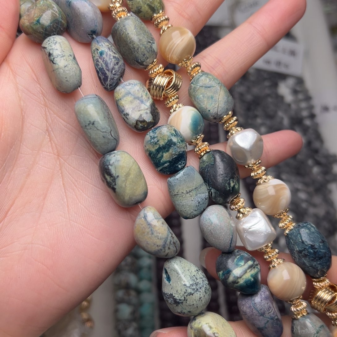 玛瑙/玉髓合金珠宝半成品K309。12mm帝王石随形一条