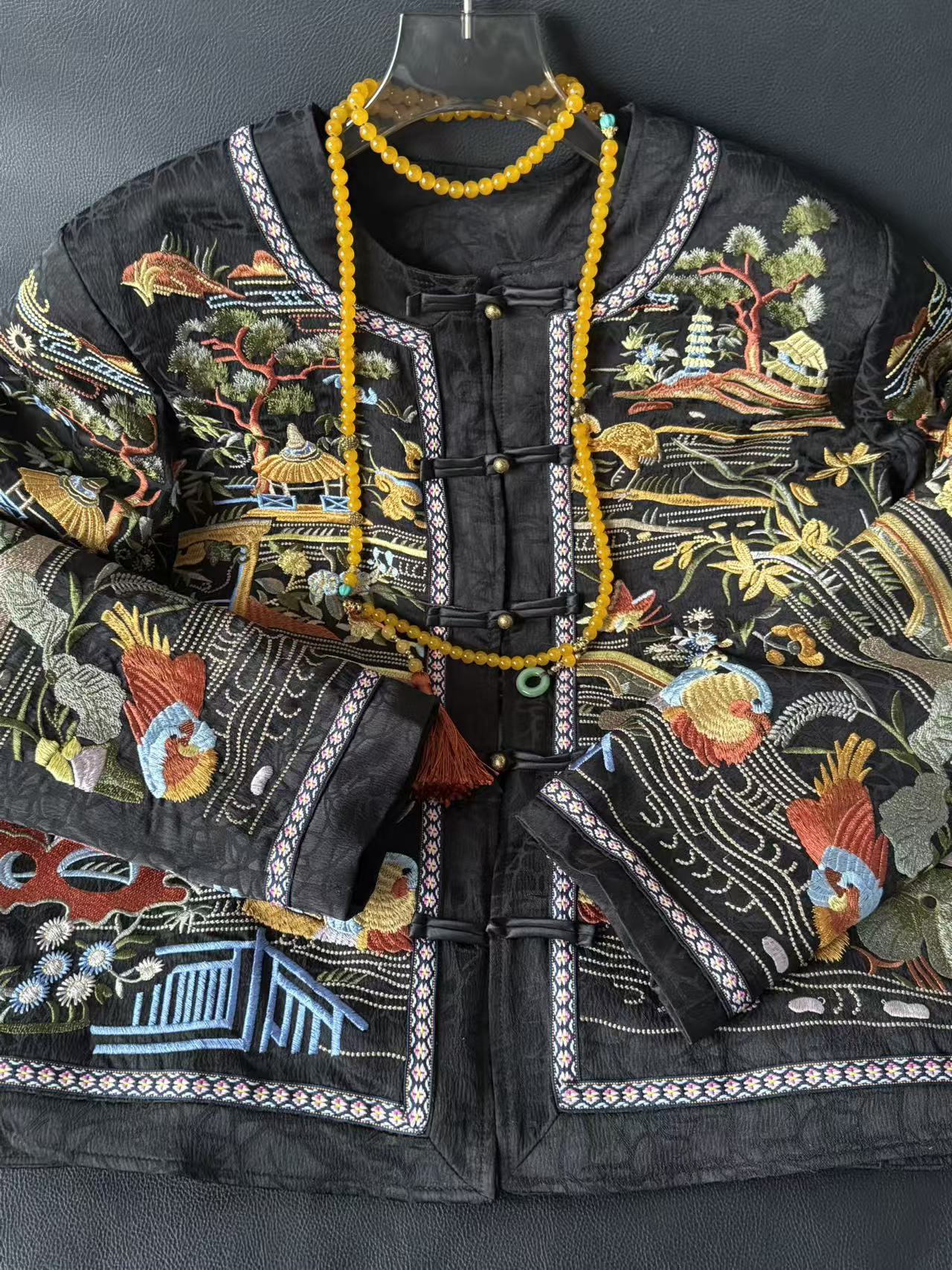 新中式圆领国风加棉短外套女2024秋冬款重工刺绣满绣时尚上衣外套