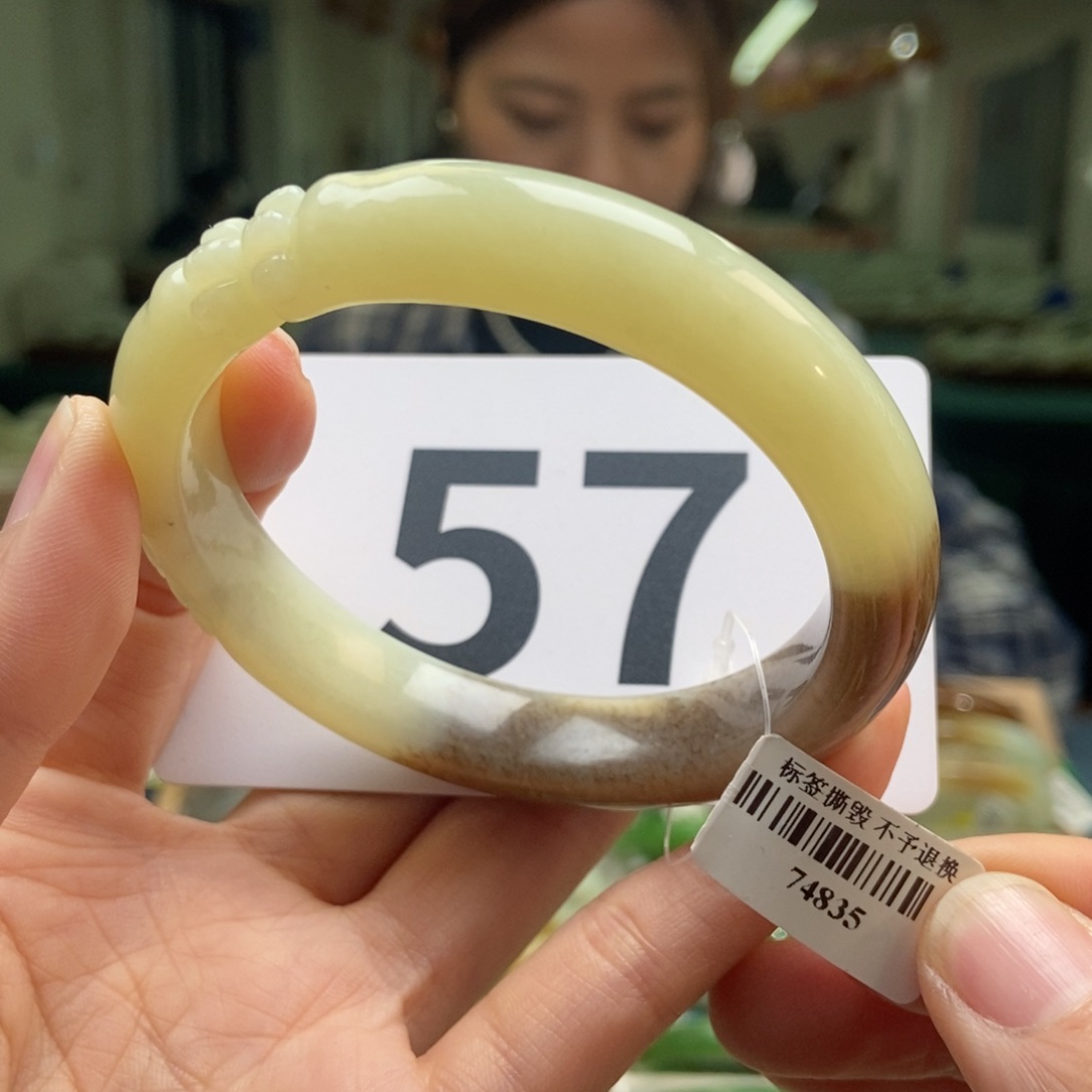 和田玉手镯未镶嵌