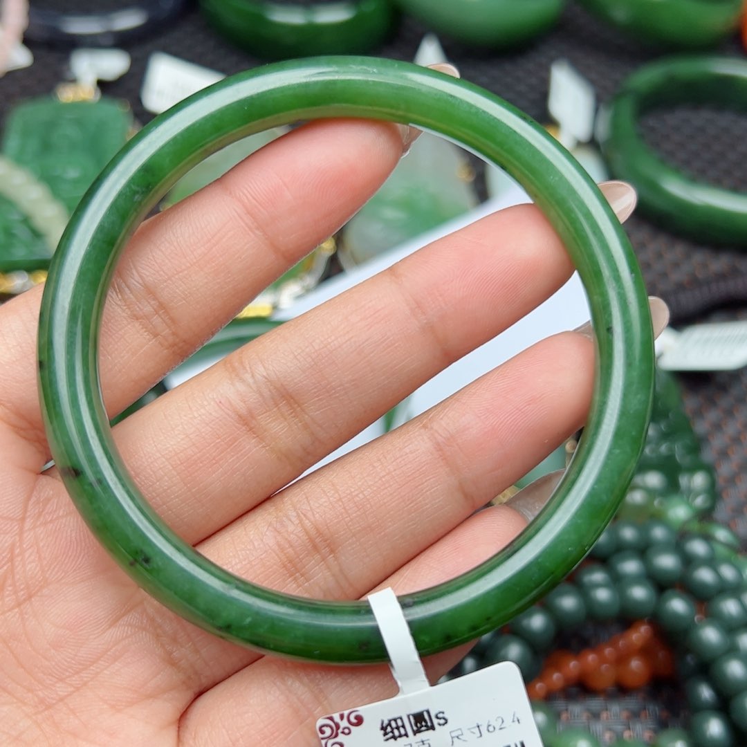 和田玉吊坠未镶嵌紫*