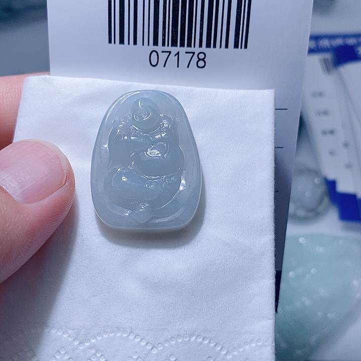 翡翠未镶嵌颈饰天光墟翡翠市场现金代购