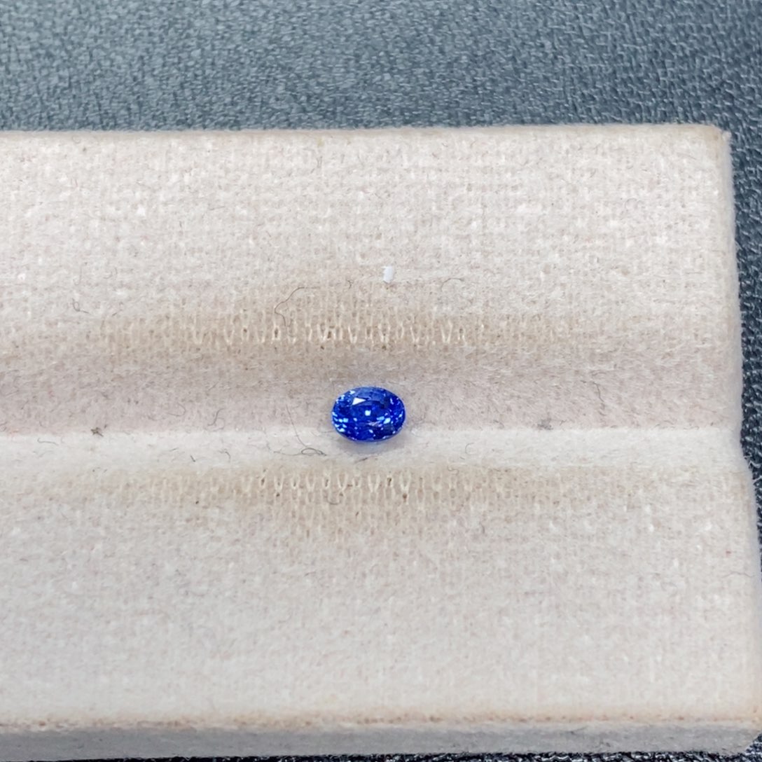 蓝宝石裸石未镶嵌0.28