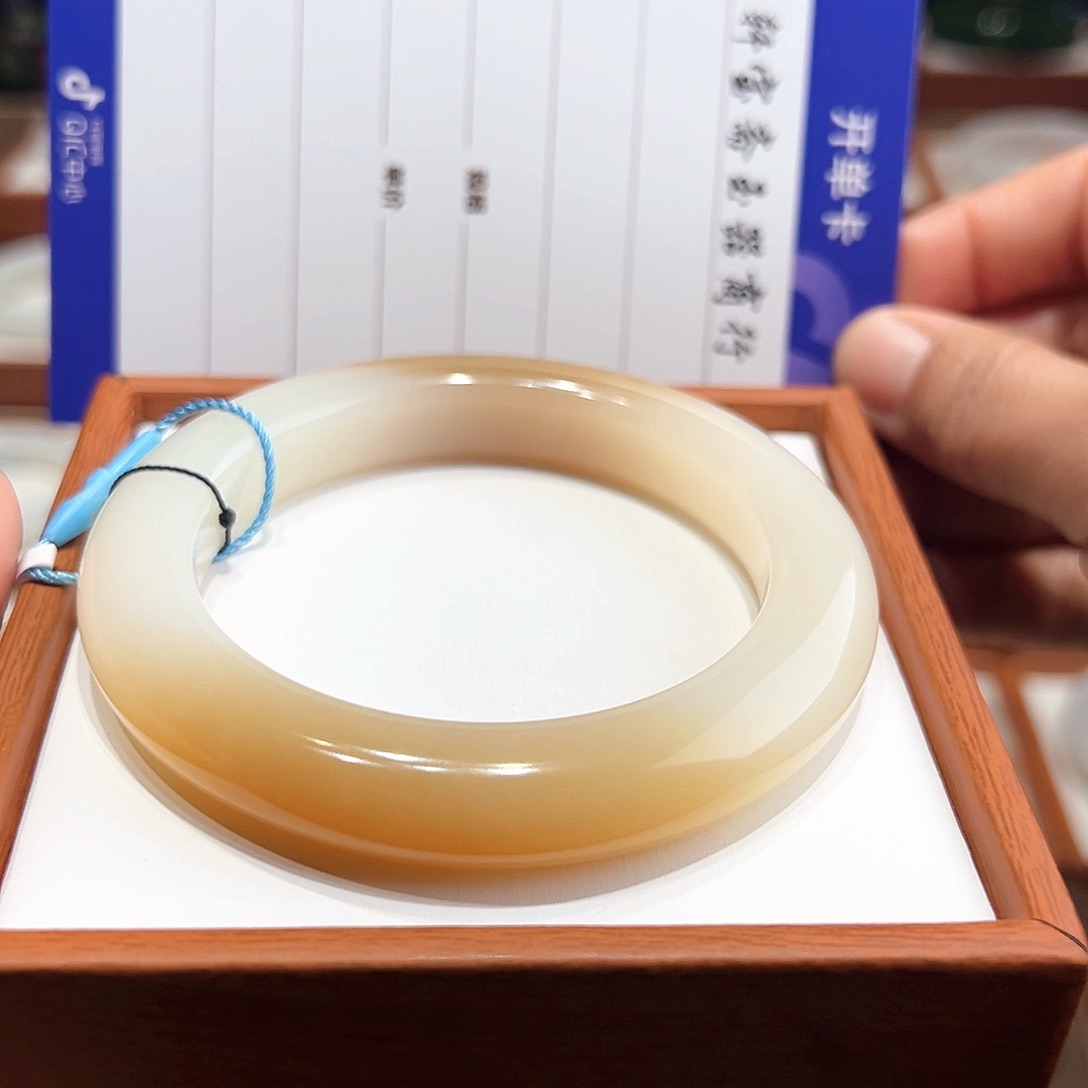 和田玉手镯未镶嵌九****木