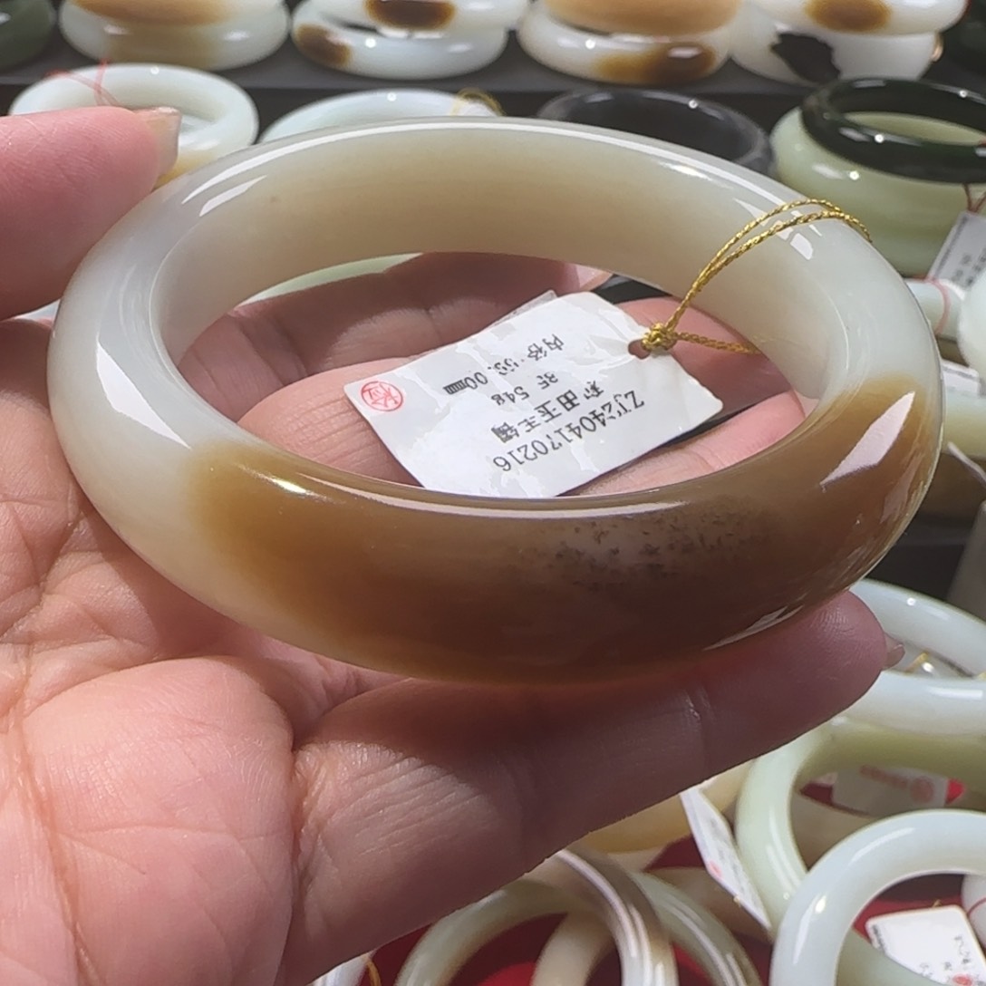 和田玉手镯未镶嵌