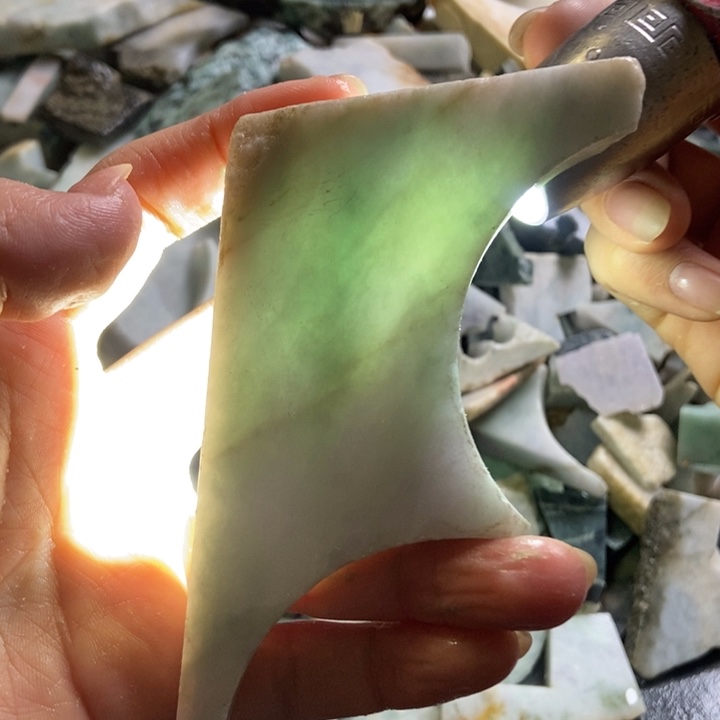 翡翠颈饰未镶嵌天然翡翠