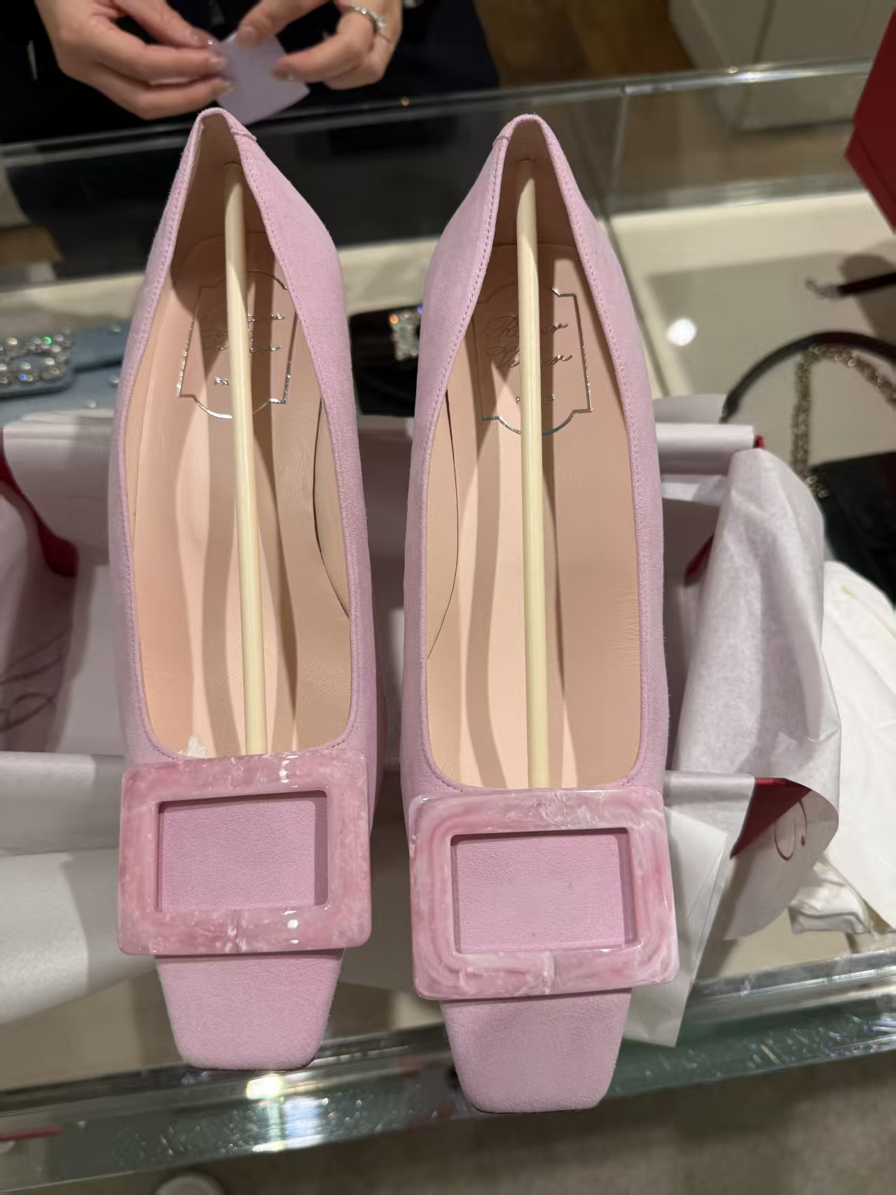 未使用 Roger Vivier/罗杰·维威耶 麂皮玳瑁粉色方扣方根