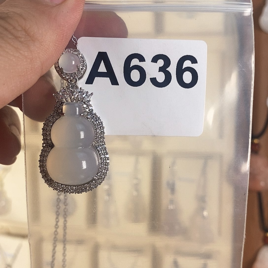 玛瑙/玉髓颈饰合金