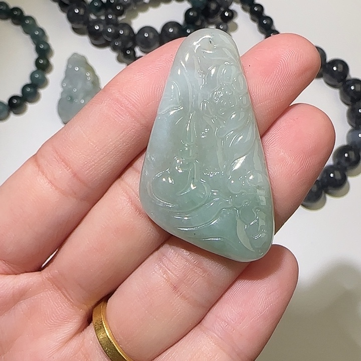 翡翠未镶嵌颈饰翡翠