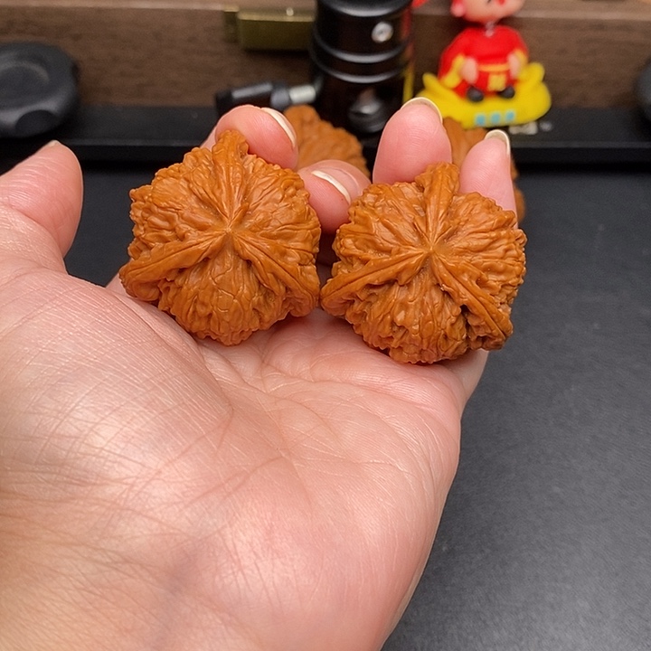 锋***、文玩核桃把件白奔