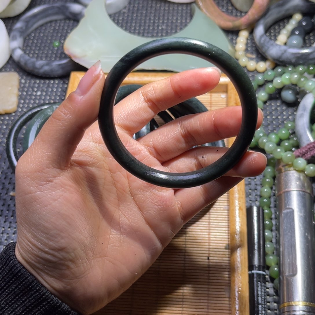 未镶嵌和田玉车挂