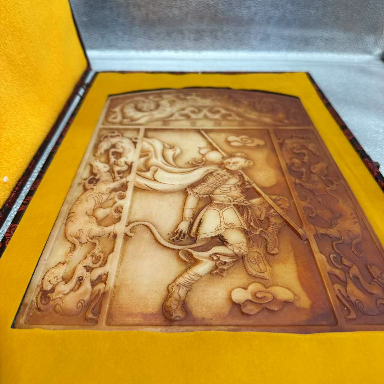 J103  /YY 十二生肖猴玉璧